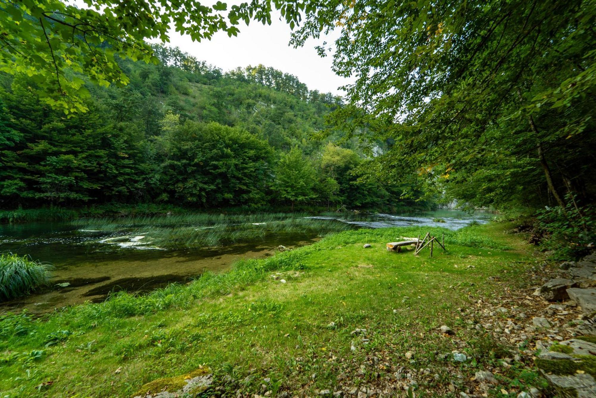 Appartamento Tree Elements Treehouse Retreat Slunj Esterno foto
